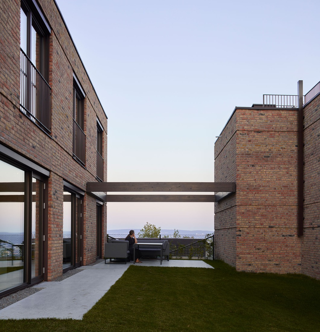 Casas patio en Ullerntoppen, fase 2 por R21 Arkitekter. Fotografía por Mariela Apollonio.