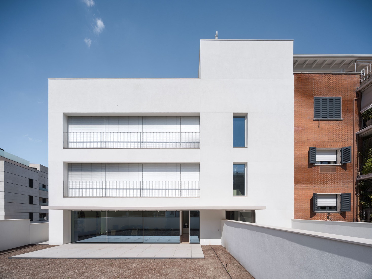 Three dwellings in the Colonia El Viso by Riaño Arquitectos, GCA Architects. Photograph by Imagen Subliminal.
