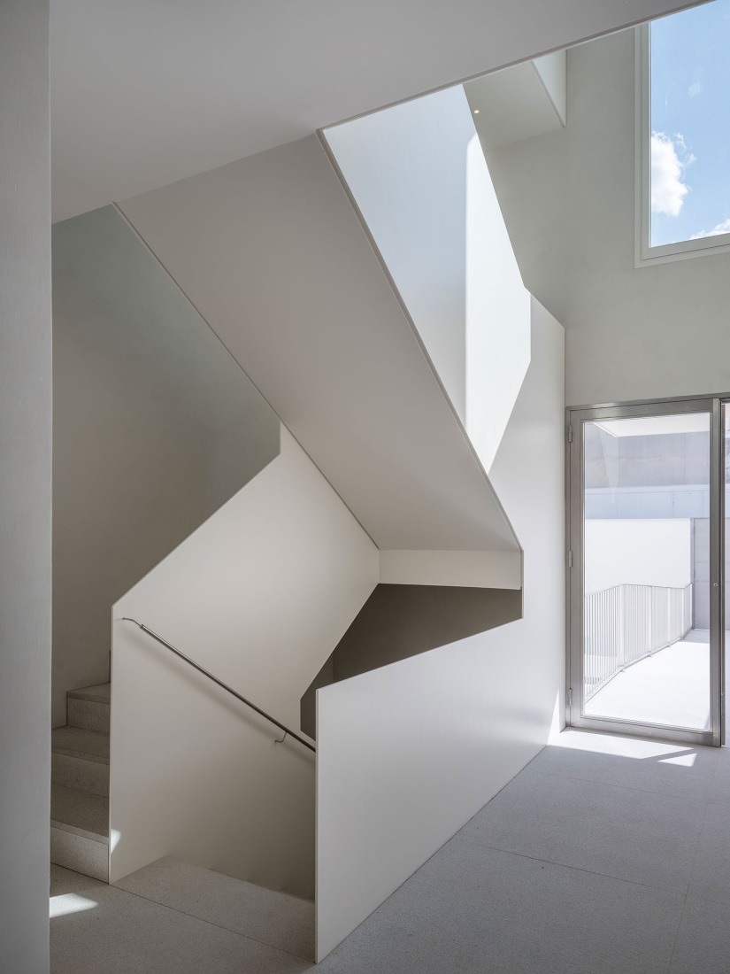 Three dwellings in the Colonia El Viso by Riaño Arquitectos, GCA Architects. Photograph by Imagen Subliminal.
