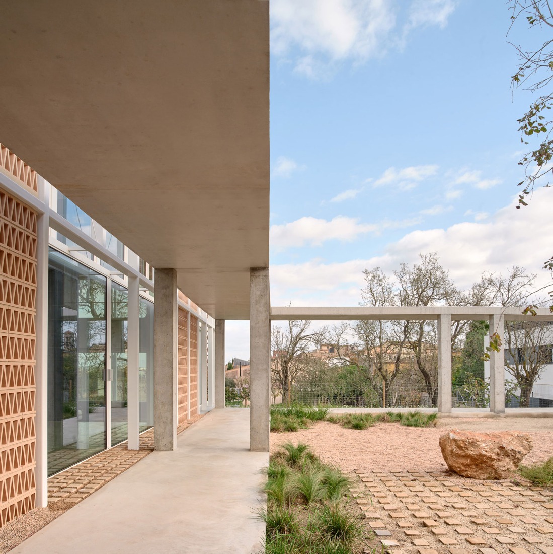 Casa Tres Patis by Twobo Arquitectura. Photograph by José Hevia.