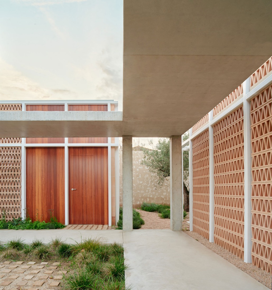 Casa Tres Patis by Twobo Arquitectura. Photograph by José Hevia.