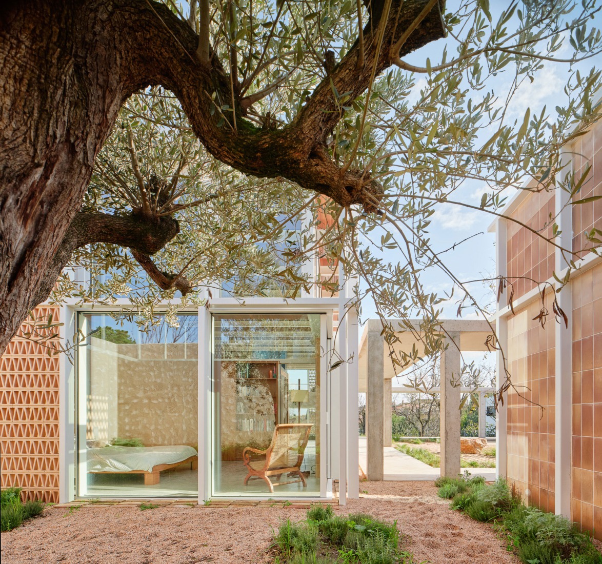 Casa Tres Patis by Twobo Arquitectura. Photograph by José Hevia.