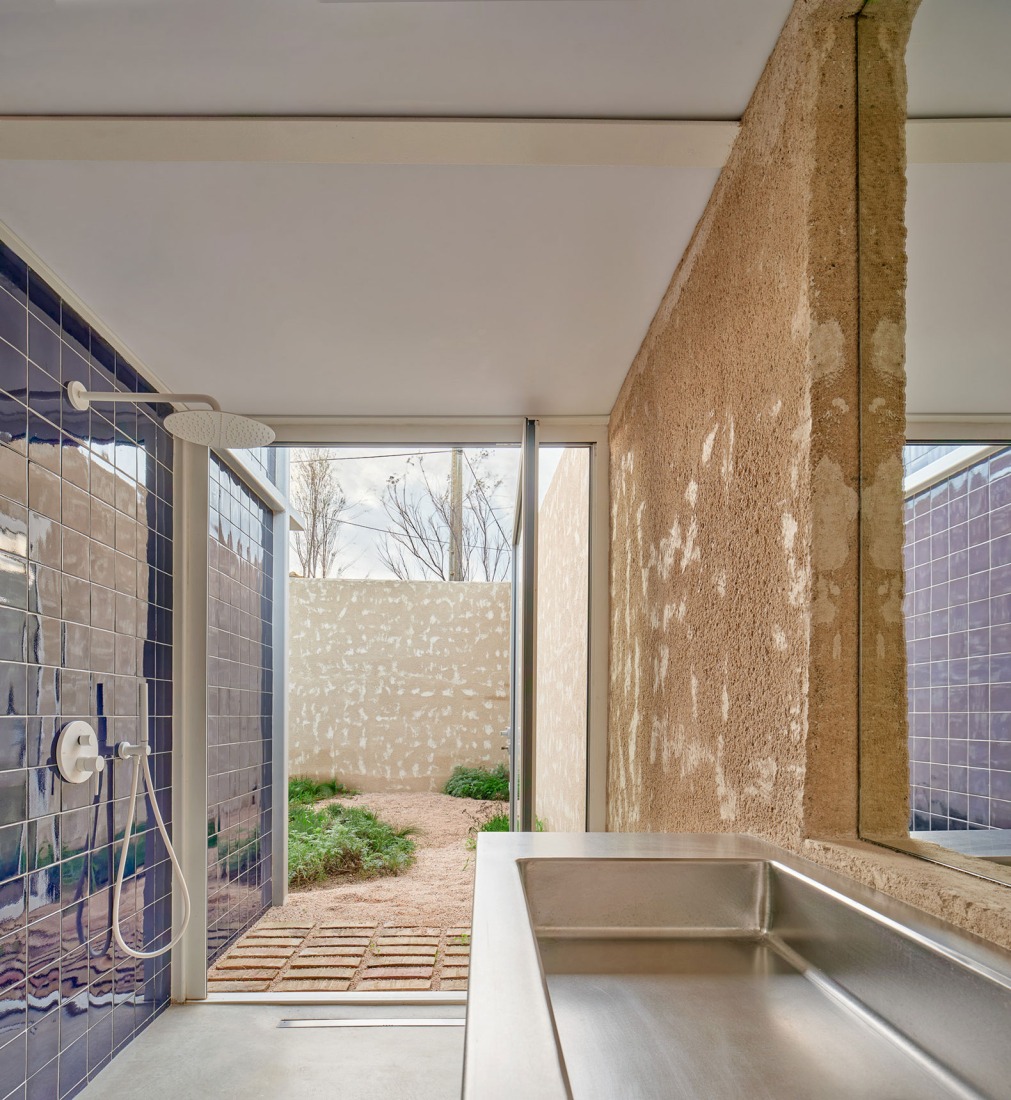 Casa Tres Patis by Twobo Arquitectura. Photograph by José Hevia.