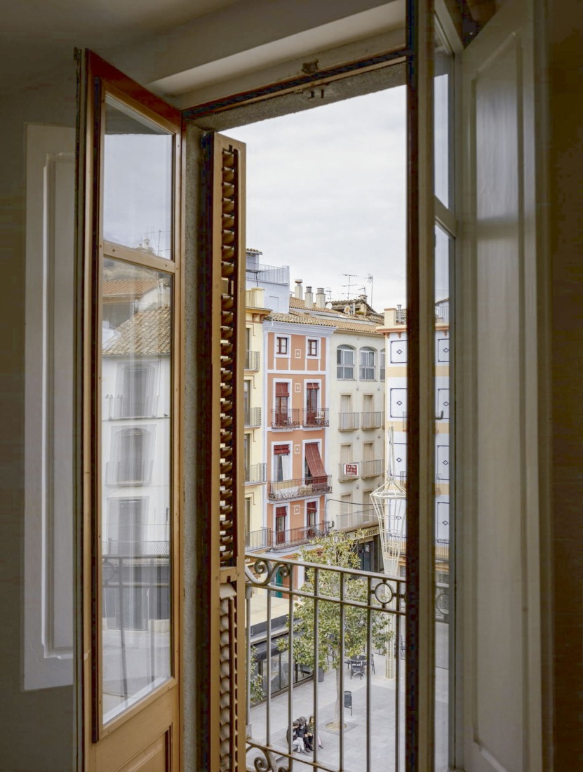 Plaza Major de Olot por unparelld'arquitectes. Fotografía por Roger Serrat-Calvó.