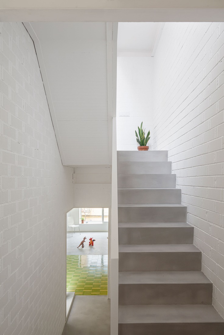 Casa Mireia y Toni (y Joan y Laia) por vora + Toni Riba. Fotografía por Adrià Goula.