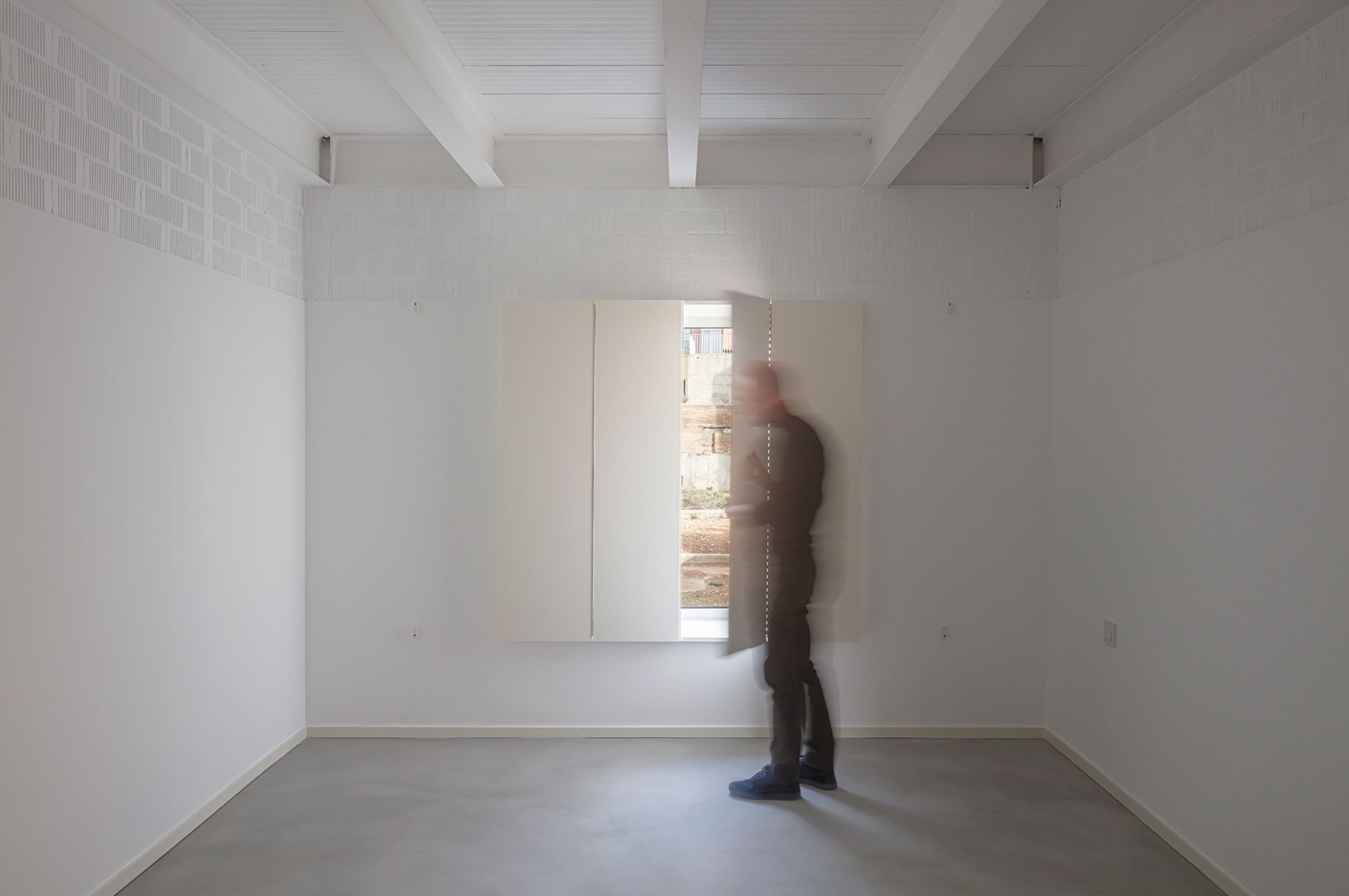 Casa Mireia y Toni (y Joan y Laia) por vora + Toni Riba. Fotografía por Adrià Goula.