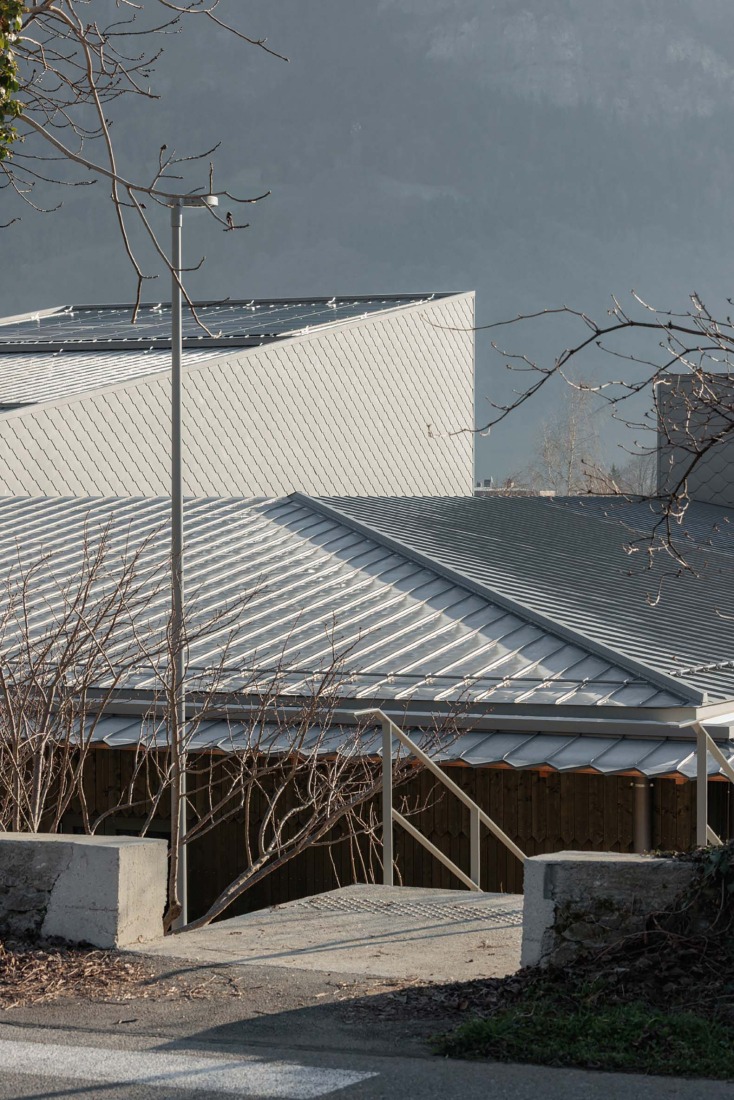 School of music, dance and theater by LINK architectes + DLD architectes. Photograph by Salem Mostefaoui.
