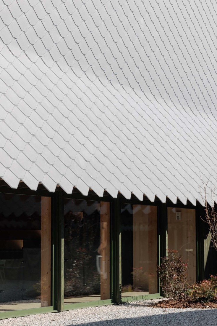 School of music, dance and theater by LINK architectes + DLD architectes. Photograph by Salem Mostefaoui.