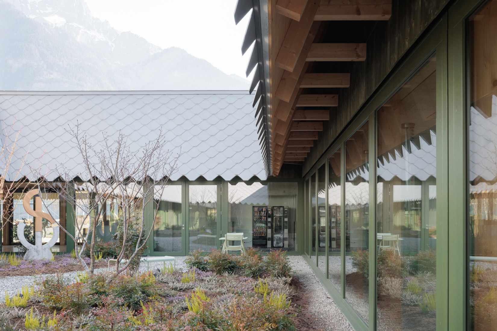 School of music, dance and theater by LINK architectes + DLD architectes. Photograph by Salem Mostefaoui.