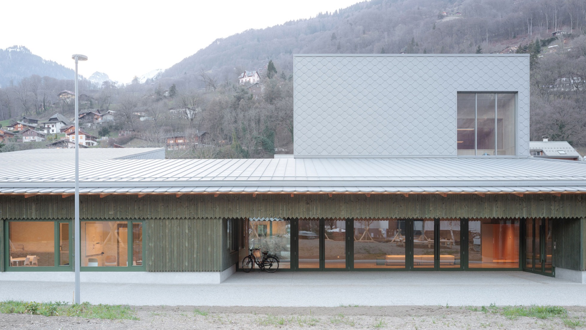 School of music, dance and theater by LINK architectes + DLD architectes. Photograph by Salem Mostefaoui.