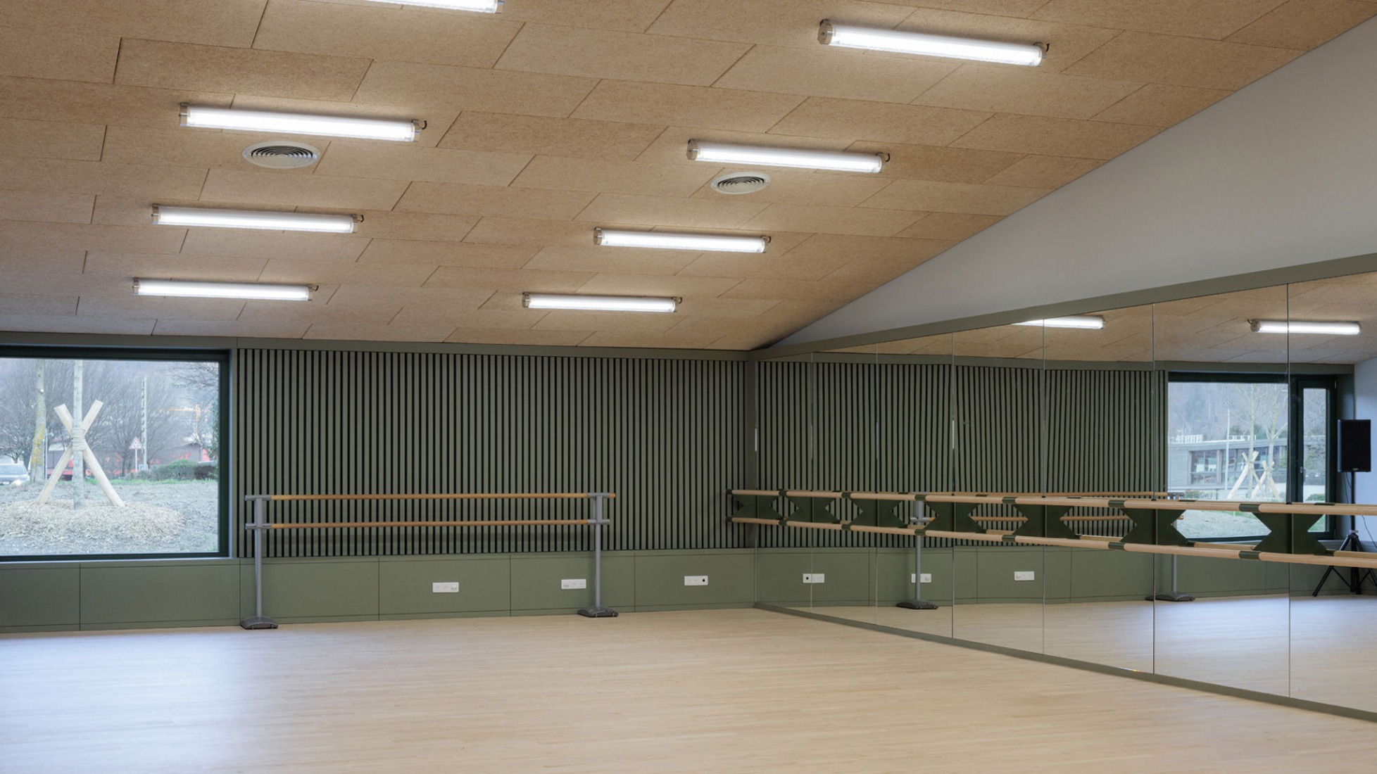 School of music, dance and theater by LINK architectes + DLD architectes. Photograph by Salem Mostefaoui.