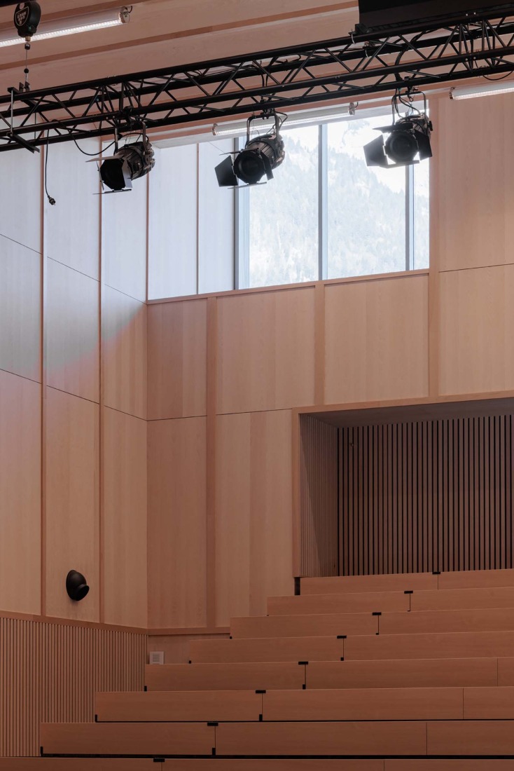 School of music, dance and theater by LINK architectes + DLD architectes. Photograph by Salem Mostefaoui.
