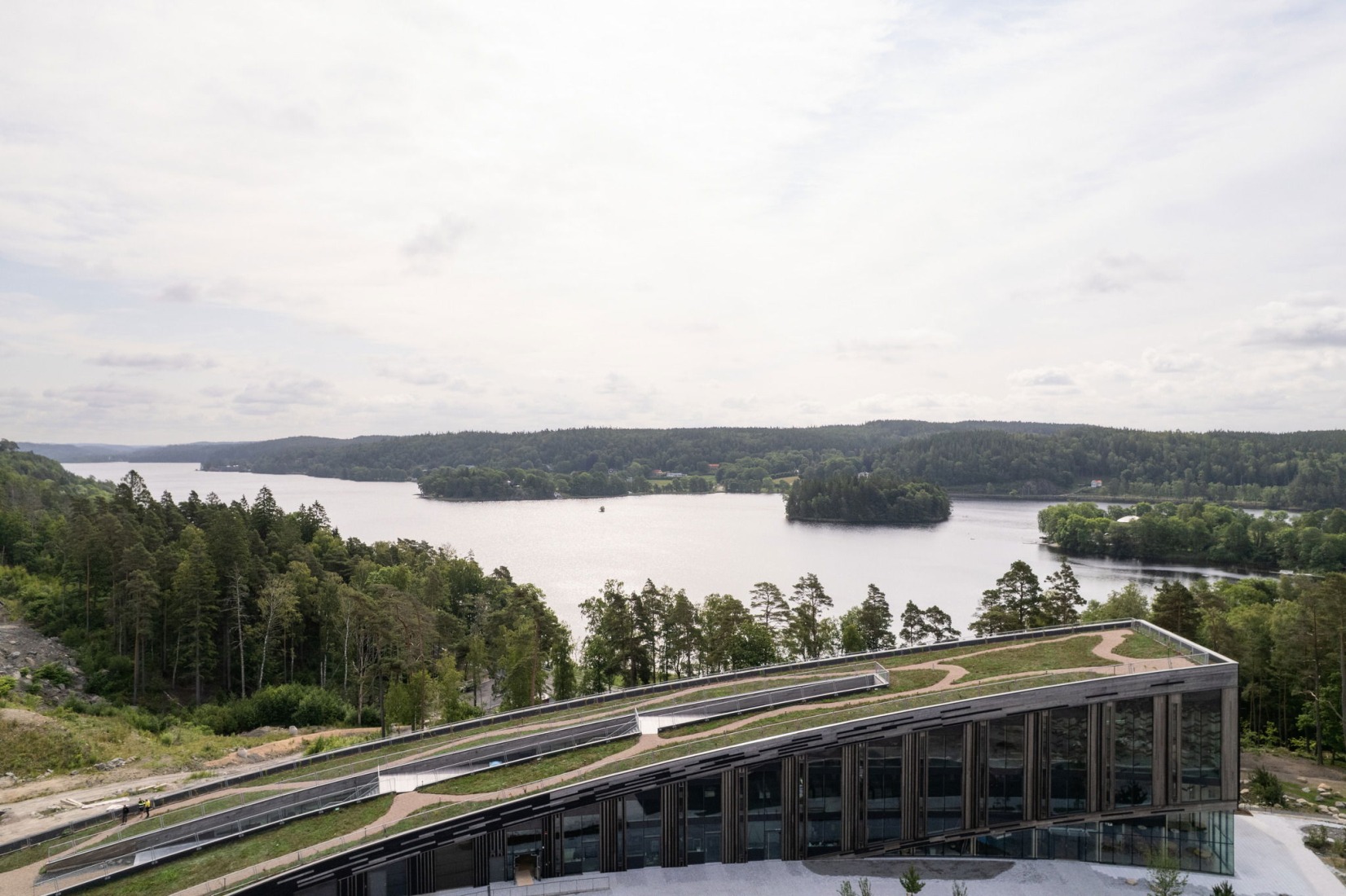 «Lakehouse Wendelstrand» por Snøhetta. Fotografía por Kalle Sanner / Snøhetta.