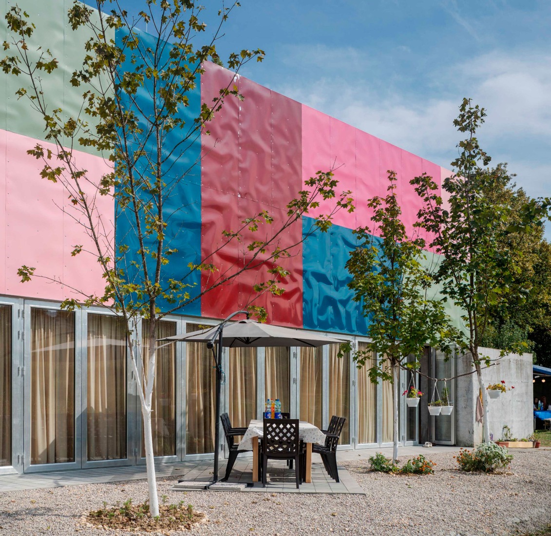 Casa para cinco mujeres por TEN Studio. Fotografía por Miloš Martinović.