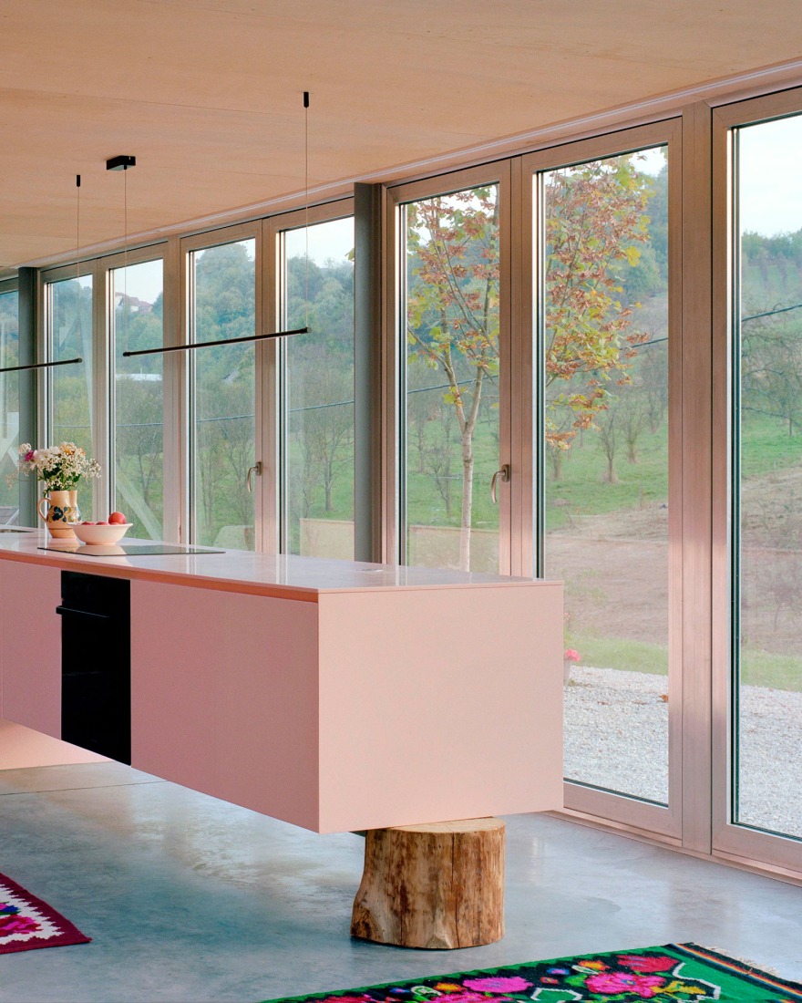 Casa para cinco mujeres por TEN Studio. Fotografía por Maxime Delvaux, Adrien de Hemptinne.