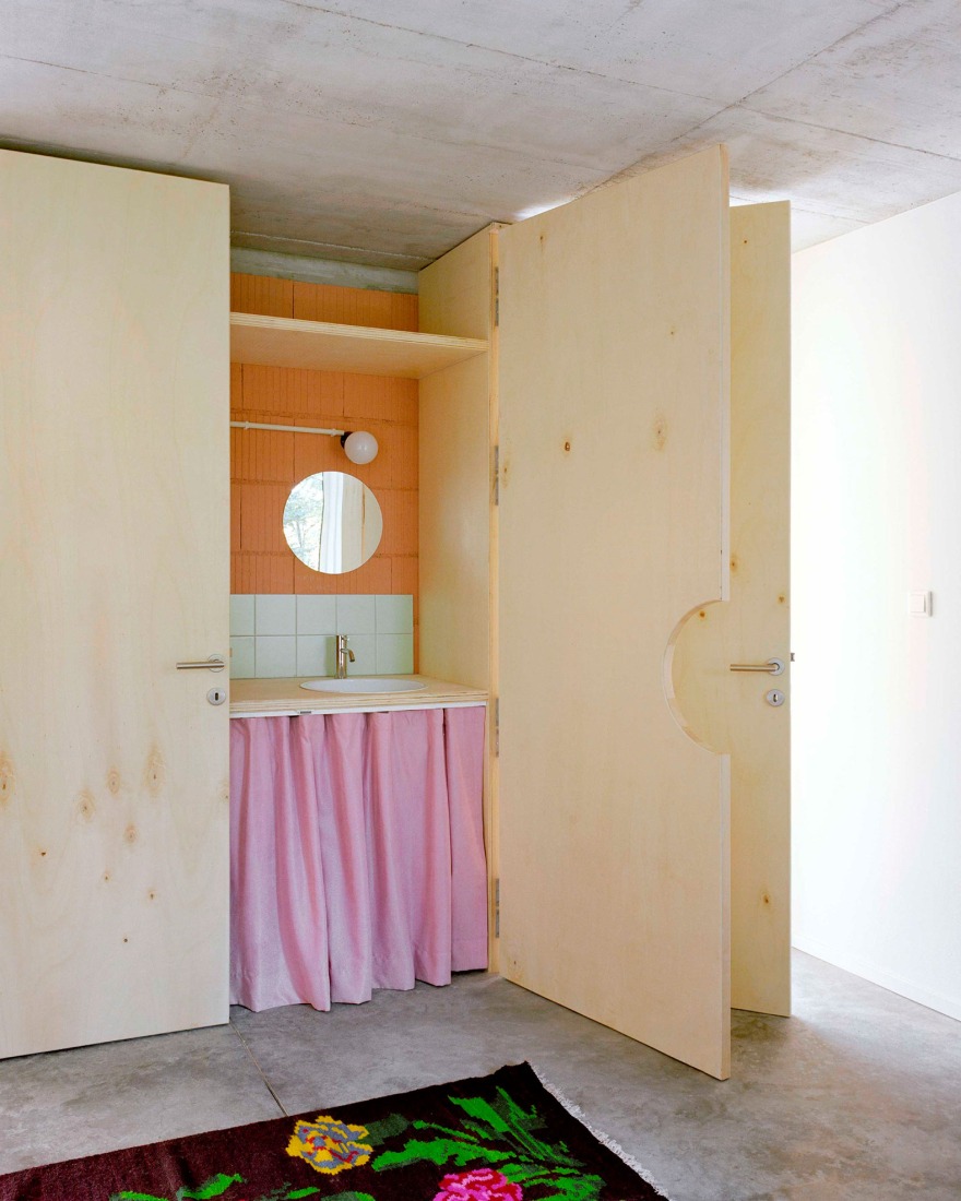 Casa para cinco mujeres por TEN Studio. Fotografía por Maxime Delvaux, Adrien de Hemptinne.