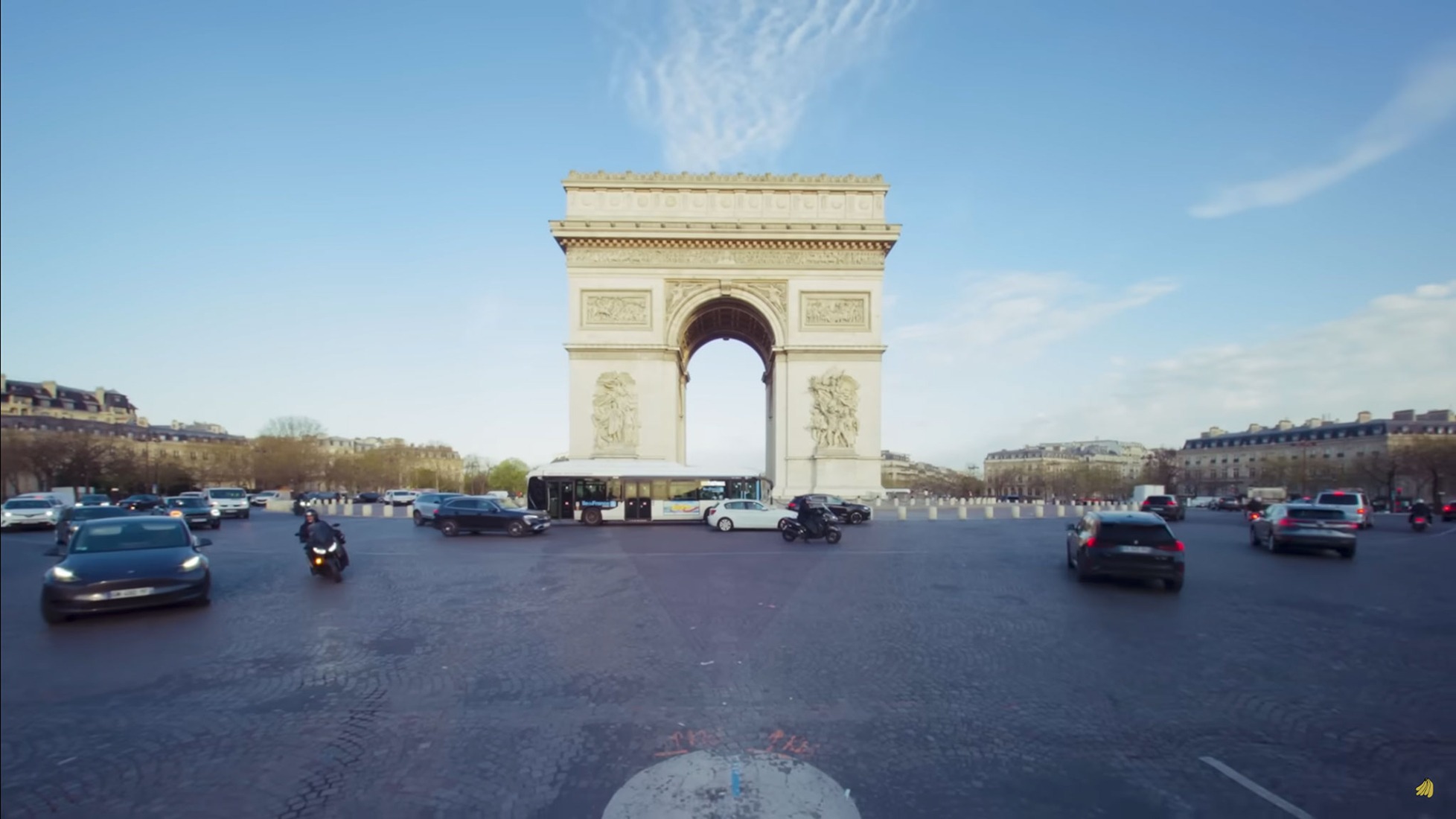 «Arc de Triomphe» por Aminé.