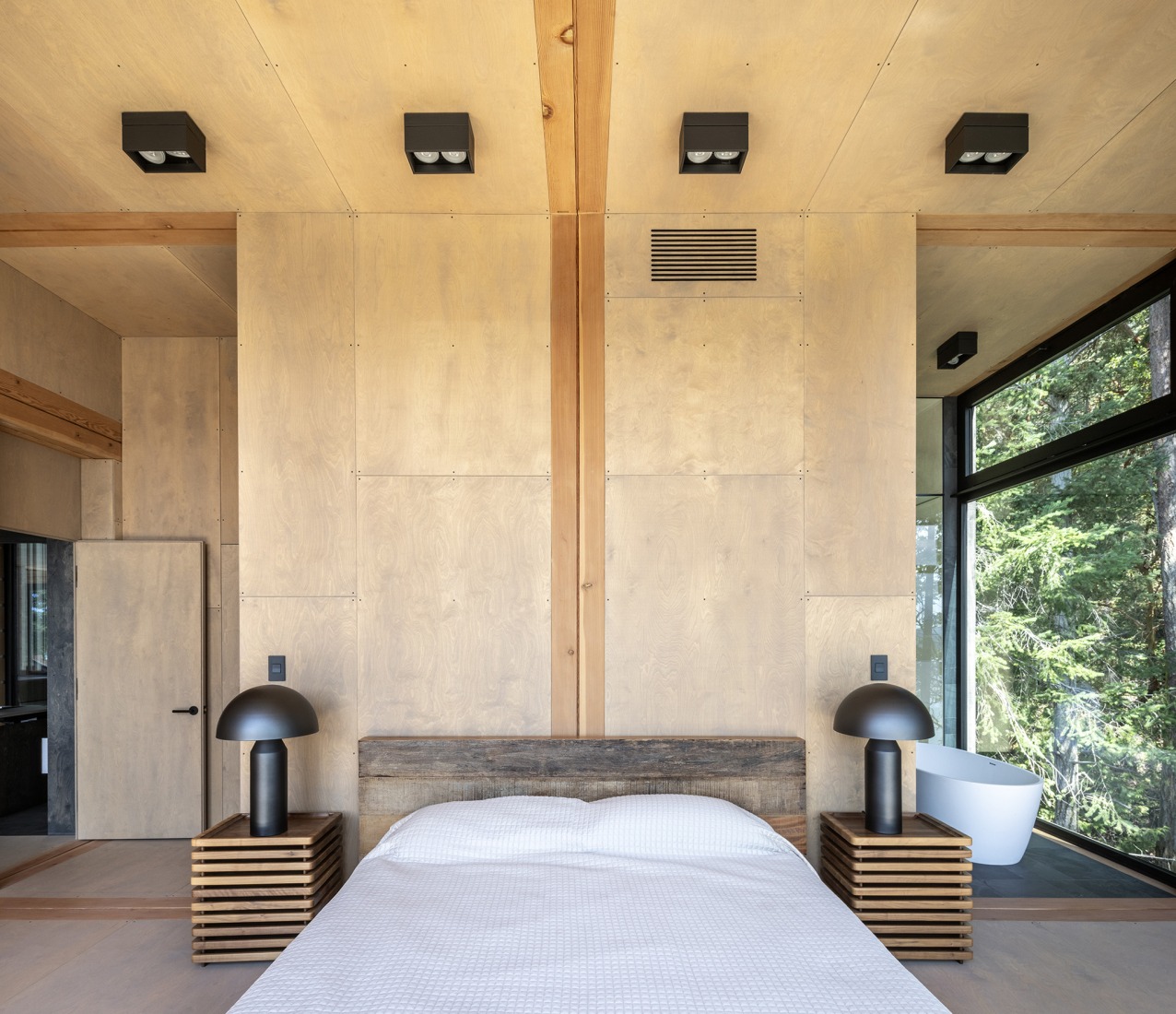 Discovery Bay House by Dekleva Gregoric Architects. Photograph by Flavio Coddou.