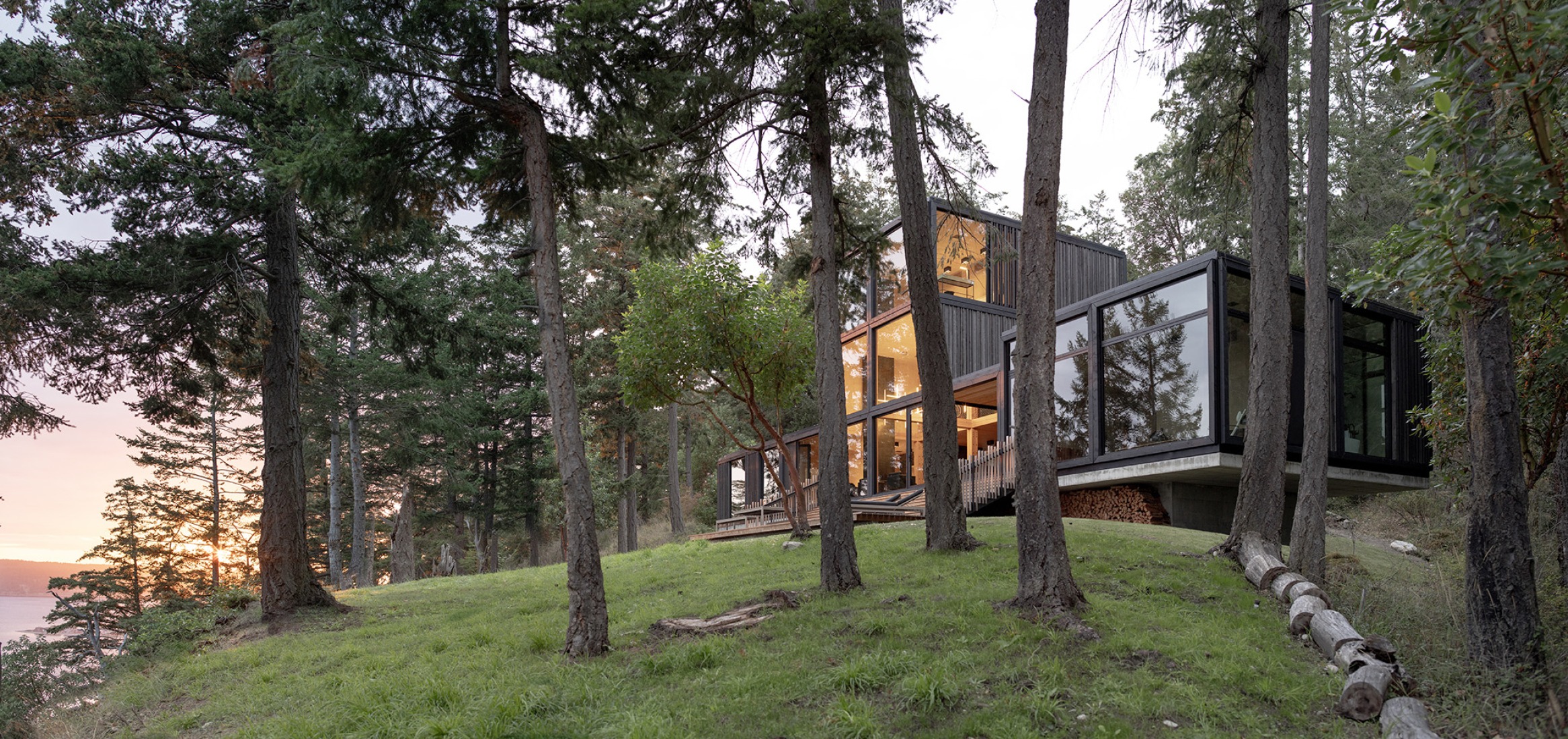 Discovery Bay House by Dekleva Gregoric Architects. Photograph by Flavio Coddou.