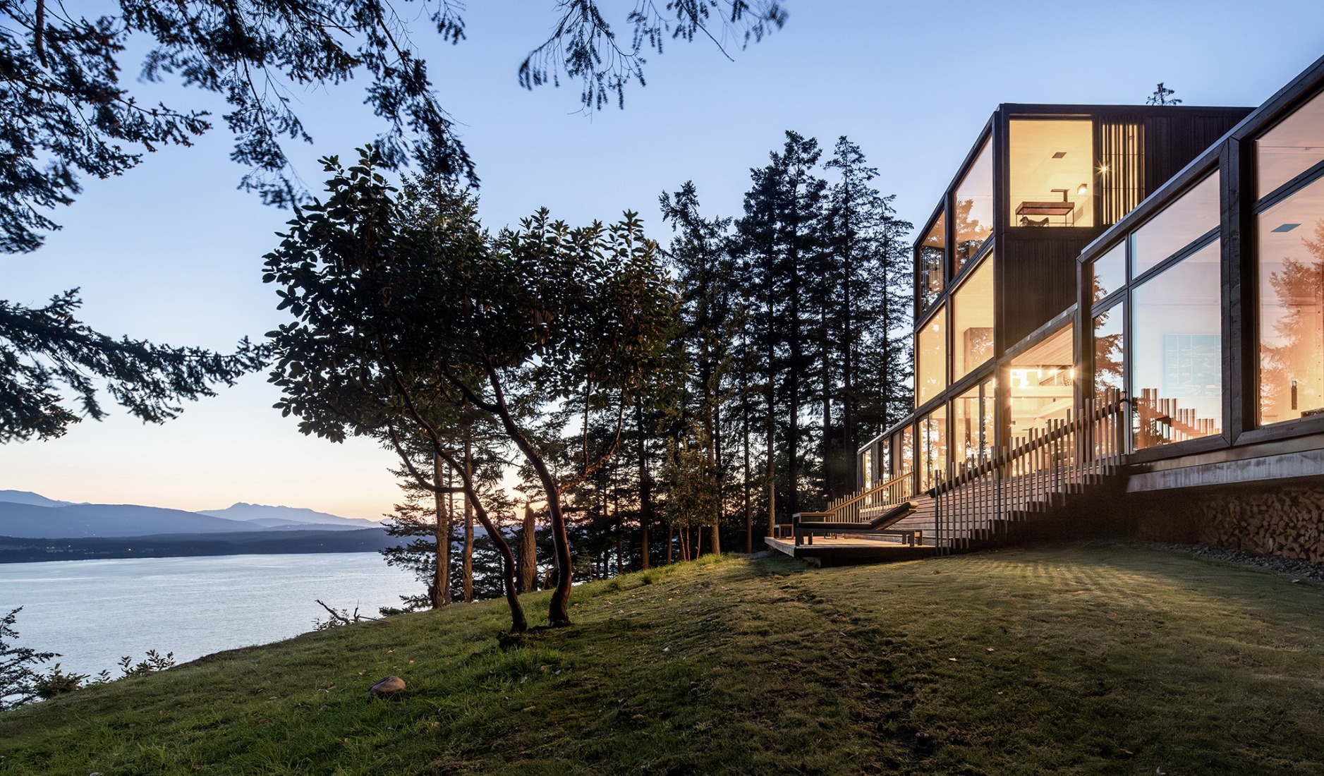 Discovery Bay House by Dekleva Gregoric Architects. Photograph by Flavio Coddou.