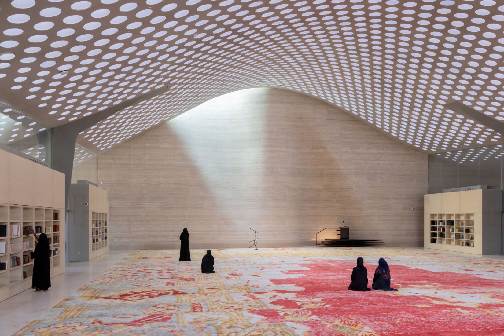 Centro y mezquita Al-Mujadilah para mujeres por Diller Scofidio + Renfro. Fotografía por Iwan Baan.