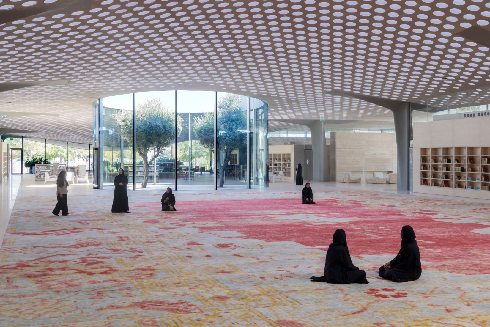 Centro y mezquita Al-Mujadilah para mujeres por Diller Scofidio + Renfro. Fotografía por Iwan Baan.