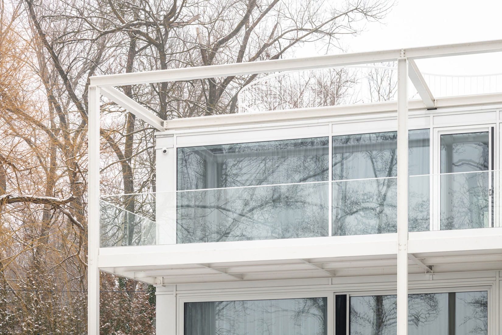 Twin Holiday Home by építész stúdió. Photography by Norbert Juhász.
