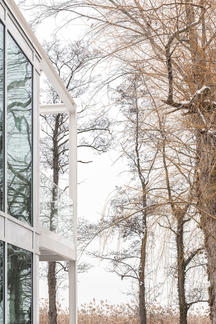 Twin Holiday Home by építész stúdió. Photography by Norbert Juhász.
