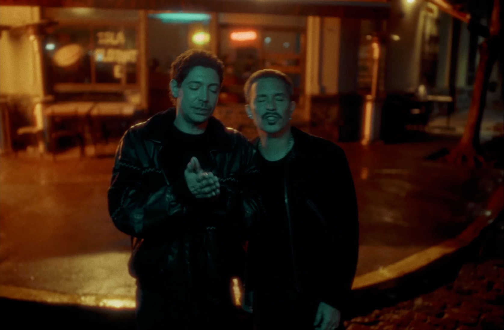 «En la Moto» por Emmanuel Horvilleur y Julián Kartun.