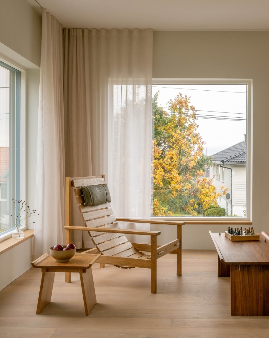 Casa en Nøtterøy por KOHT. Fotografía por Ruben Ratkusic.