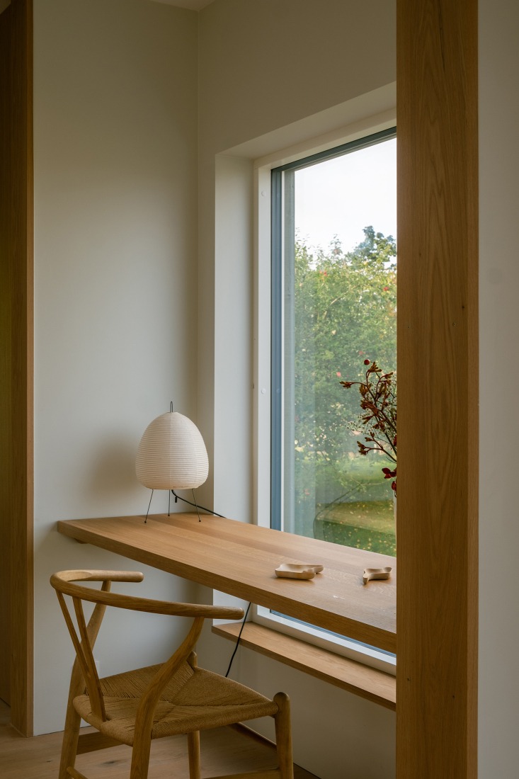 Casa en Nøtterøy por KOHT. Fotografía por Ruben Ratkusic.