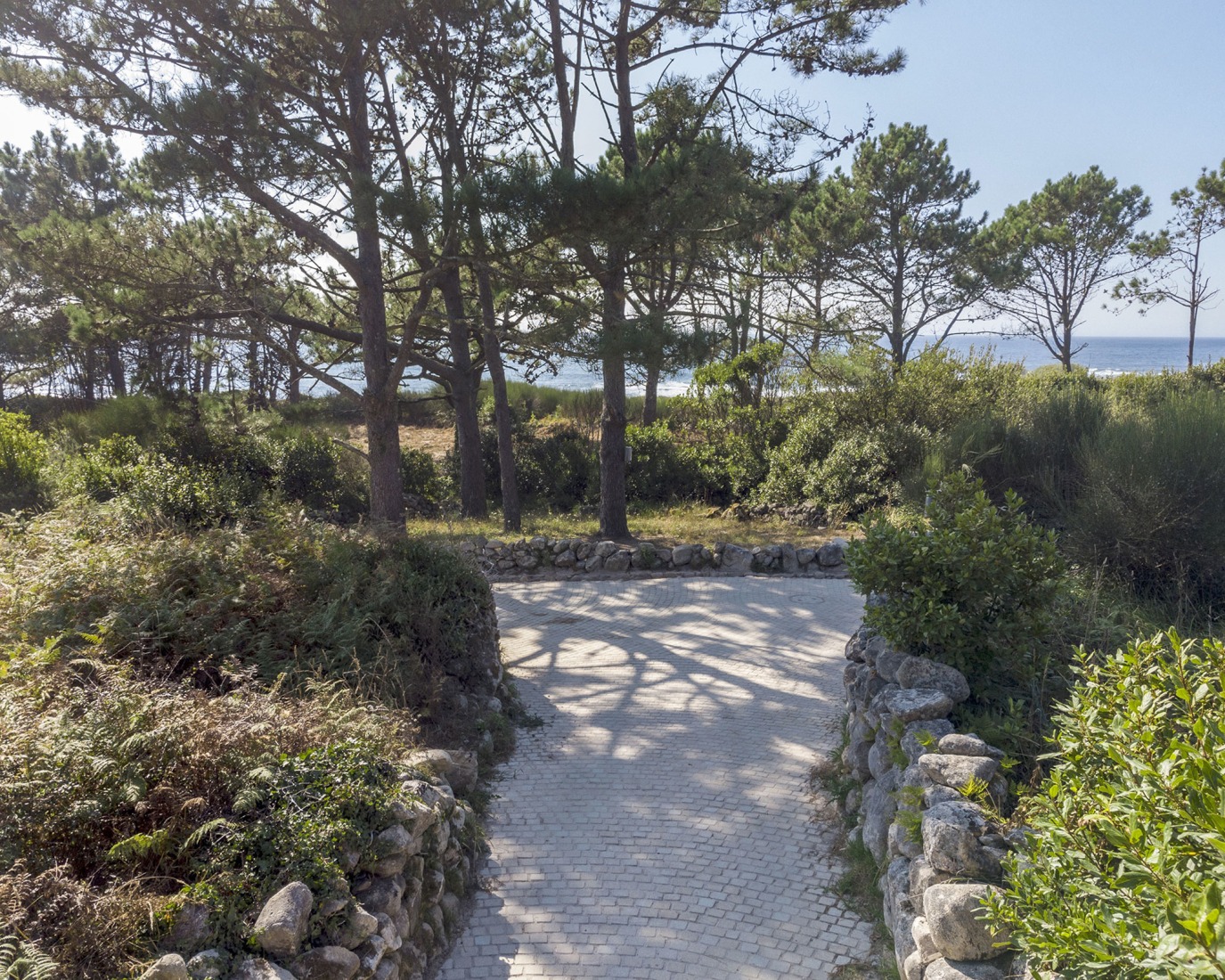 Acondicionamiento del Puente del río Villar por María Fandiño Iglesias. Fotografía por Héctor Santos-Díez.
