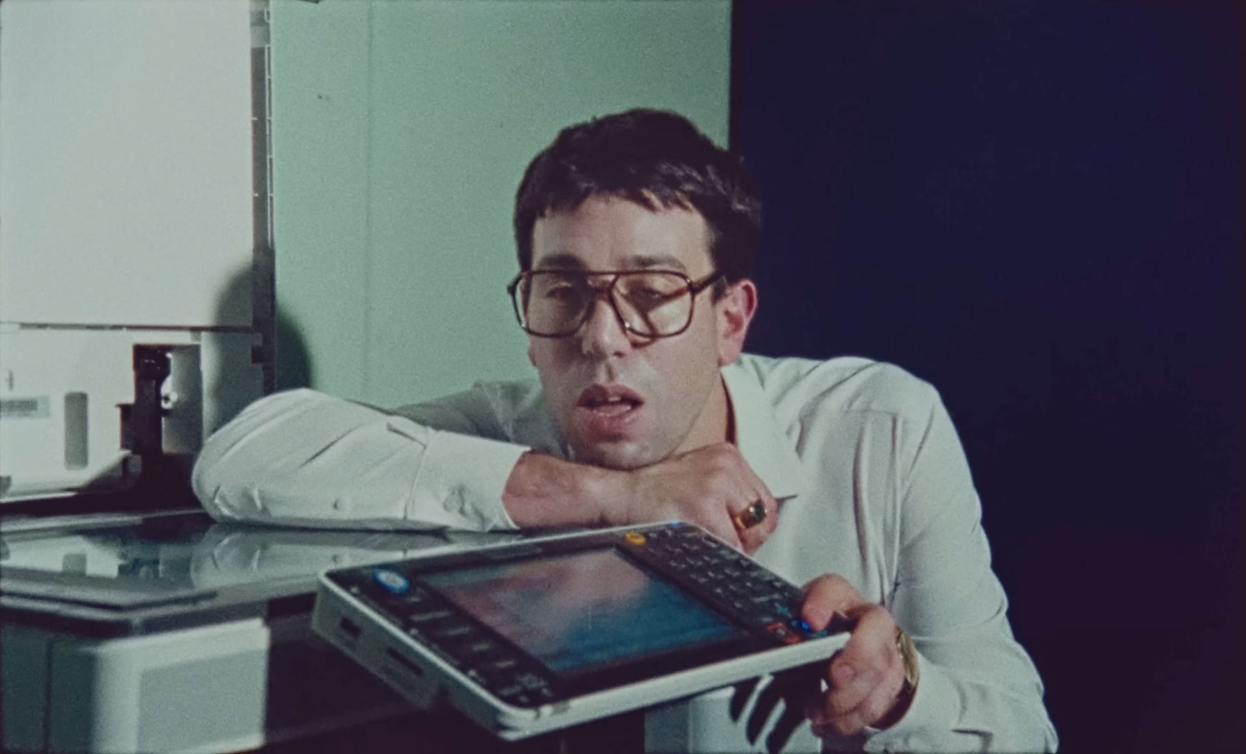 «Esto Es Amor» por Mon Laferte y Conociendo Rusia. «Esto Es Amor» por Mon Laferte y Conociendo Rusia.