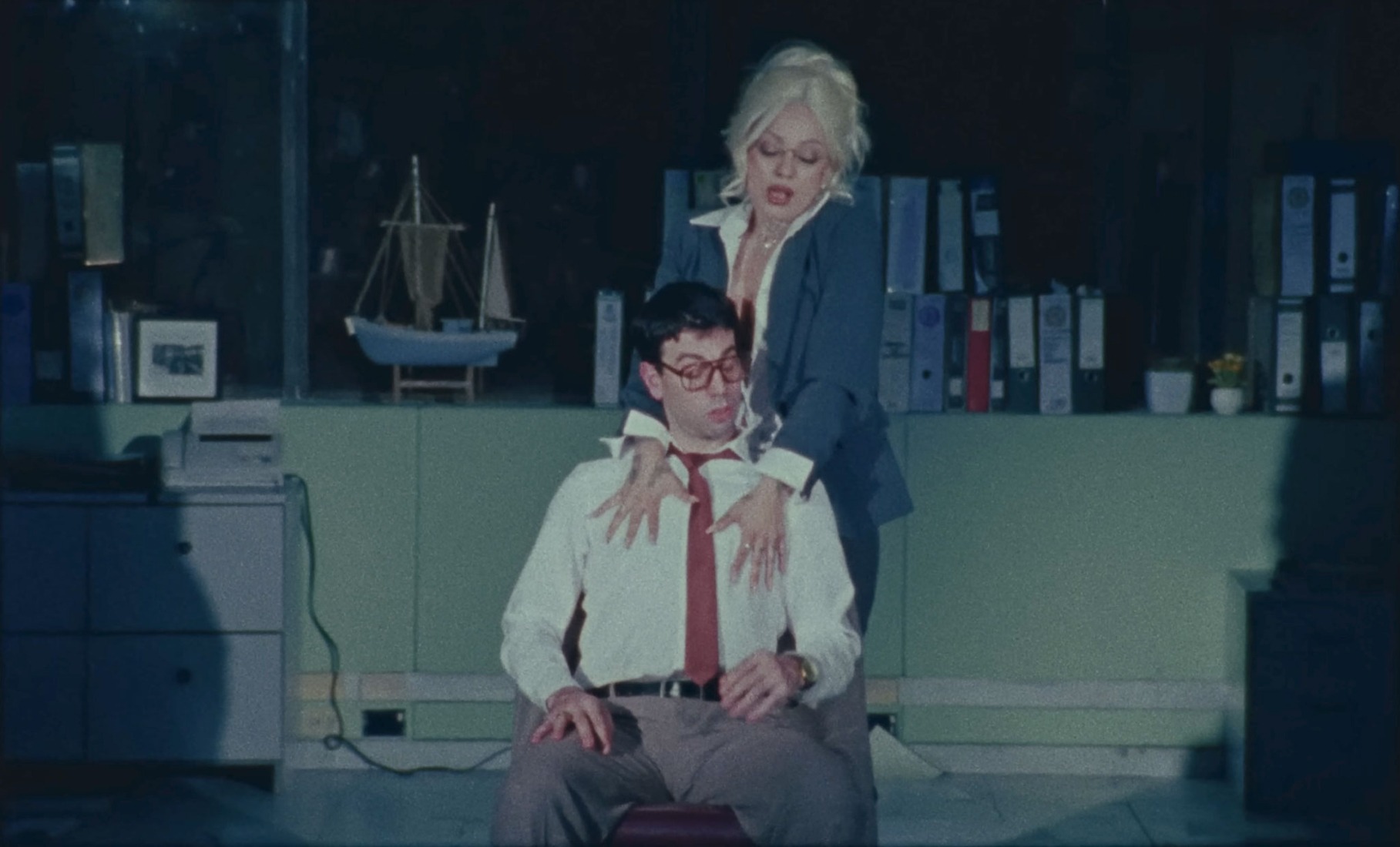 «Esto Es Amor» por Mon Laferte y Conociendo Rusia. «Esto Es Amor» por Mon Laferte y Conociendo Rusia.