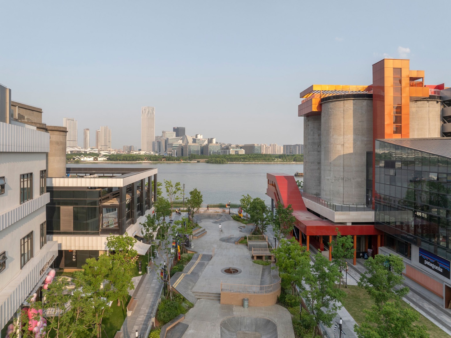 GATE M West Bund Dream Center por MVRDV. Fotografía por Tian Fangfang.