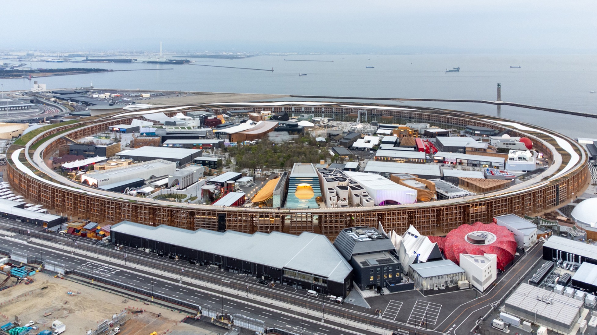 Pabellón KSA, Expo 2025 Osaka por Foster + Partners. Fotografía por William Mulvihill.