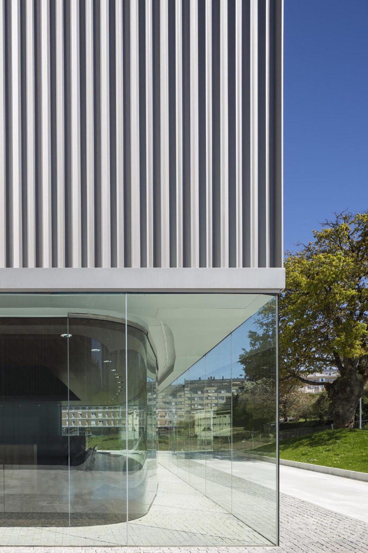 Lugo Auditorium by Paredes Pedrosa. Photograph by Fernando Alda.