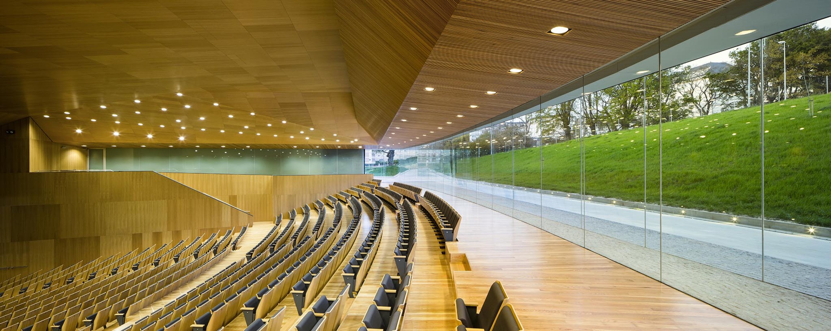 Lugo Auditorium by Paredes Pedrosa. Photograph by Fernando Alda.
