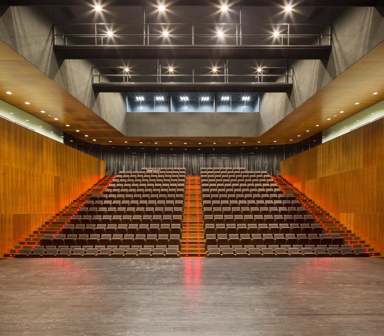 Lugo Auditorium by Paredes Pedrosa. Photograph by Fernando Alda.