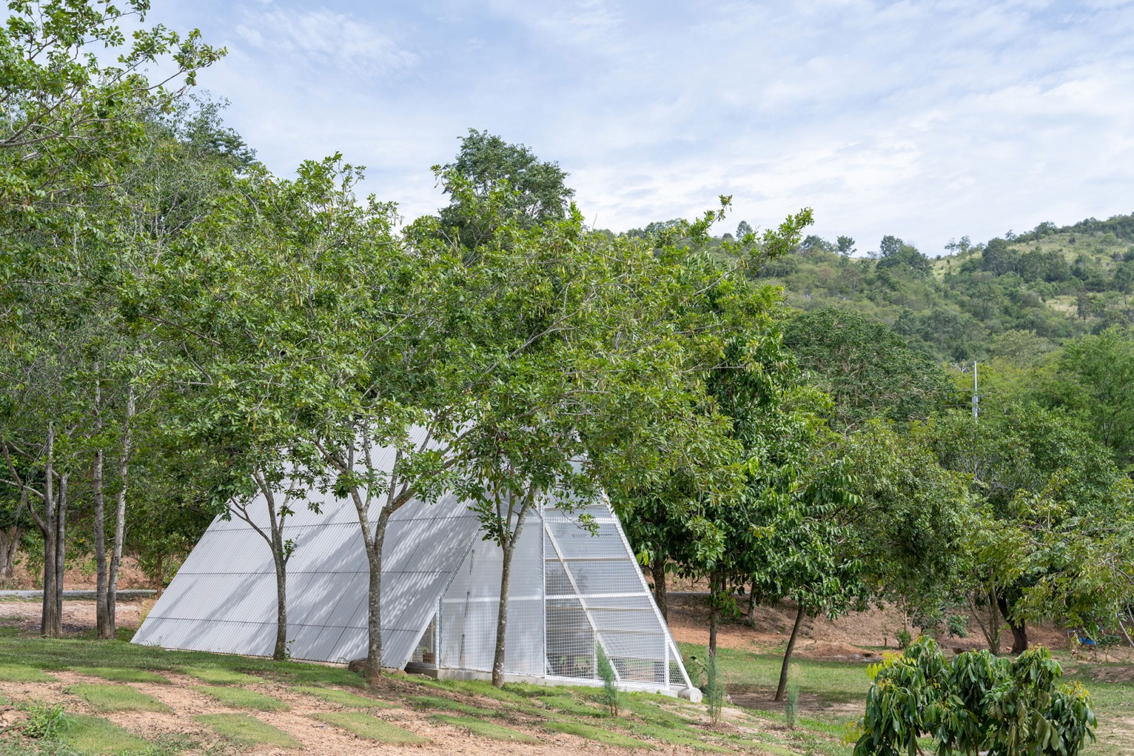 Camping Landhopper por PHTAA Living Design. Fotografía de Kukkong Thirathomrongkiat.