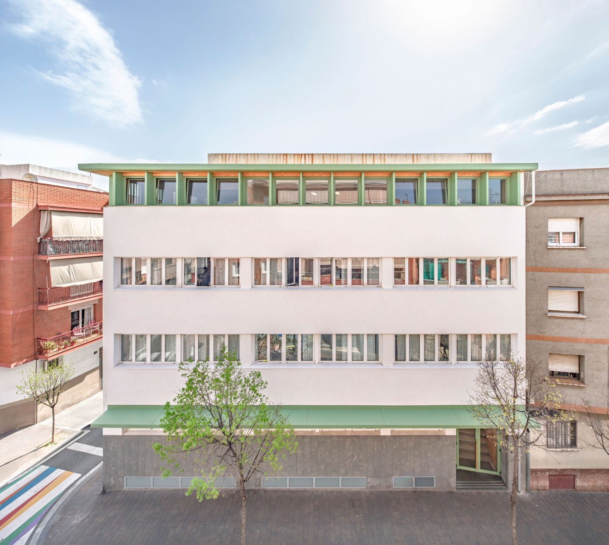 Santa Eulàlia School by SAU Taller d´Arquitectura. Photograph by Andrés Flajszer. Santa Eulàlia School by SAU Taller d´Arquitectura. Photograph by Andrés Flajszer.
