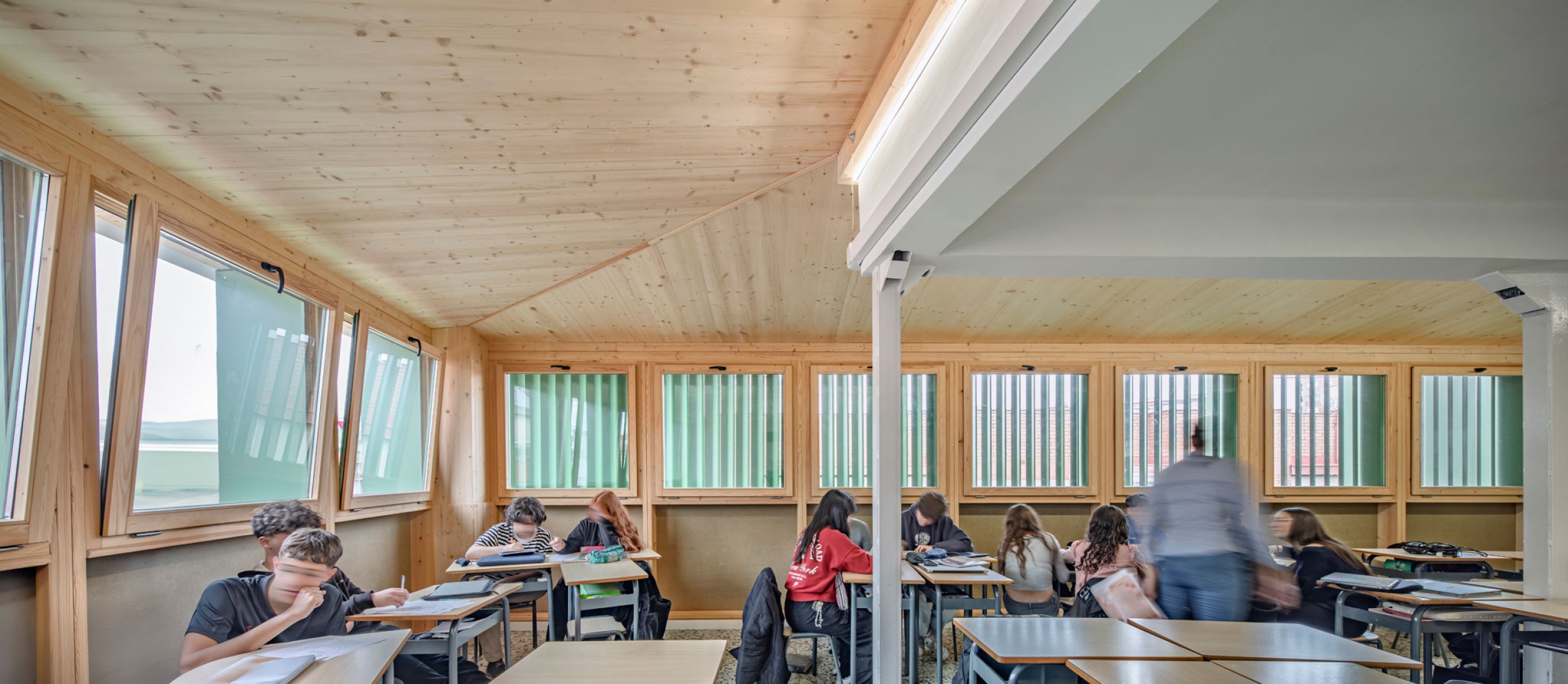 Santa Eulàlia School by SAU Taller d´Arquitectura. Photograph by Andrés Flajszer. Santa Eulàlia School by SAU Taller d´Arquitectura. Photograph by Andrés Flajszer.