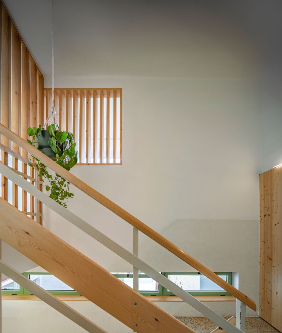 Santa Eulàlia School by SAU Taller d´Arquitectura. Photograph by Andrés Flajszer. Santa Eulàlia School by SAU Taller d´Arquitectura. Photograph by Andrés Flajszer.