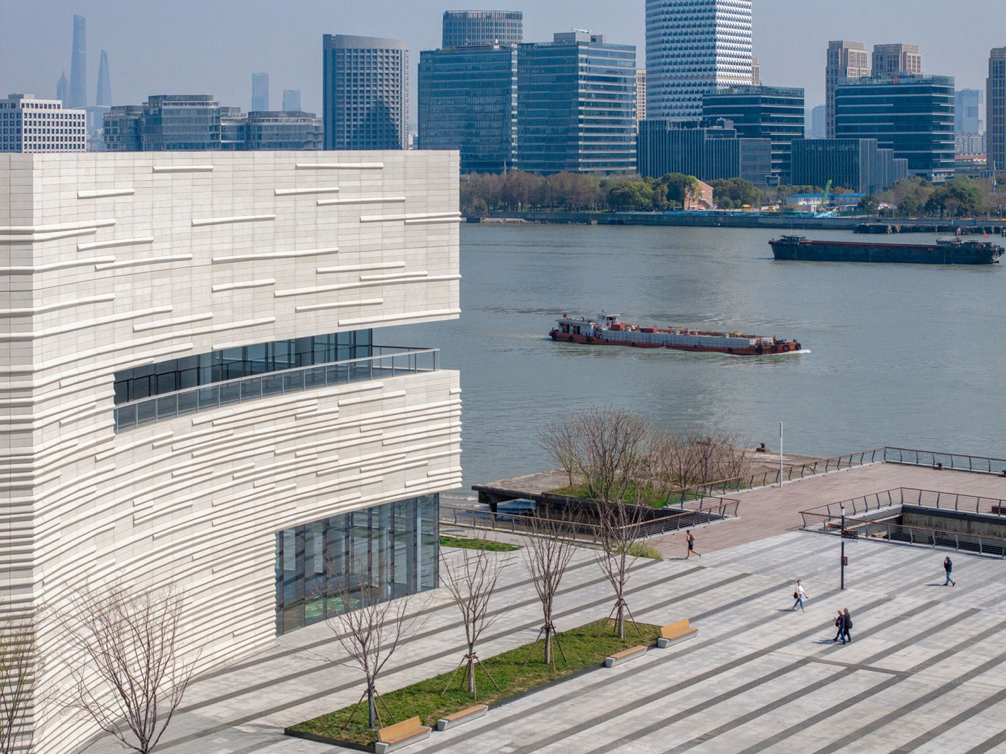 Gran Teatro del West Bund por Schmidt Hammer Lassen Architects. Fotografía por RAWVISION studio.