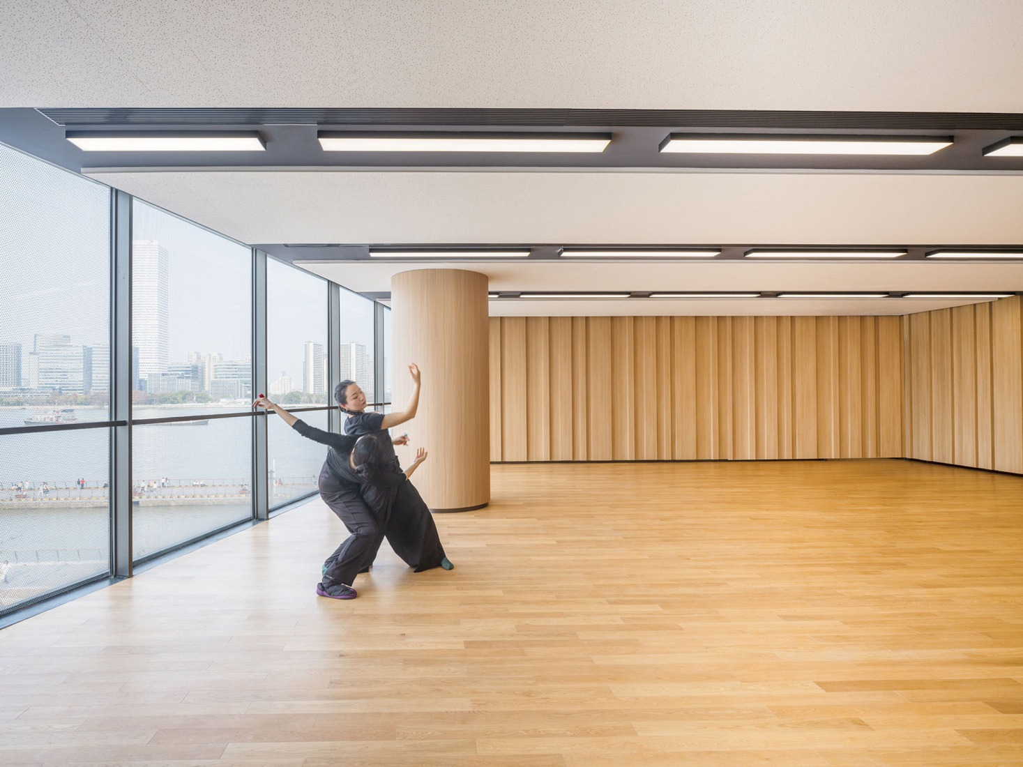 Gran Teatro del West Bund por Schmidt Hammer Lassen Architects. Fotografía por RAWVISION studio.