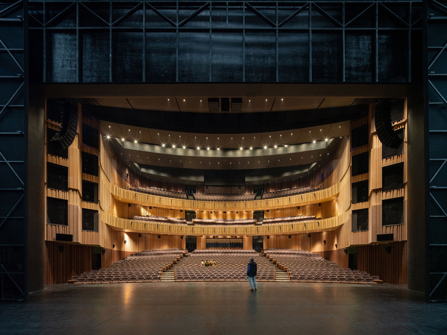 Gran Teatro del West Bund por Schmidt Hammer Lassen Architects. Fotografía por RAWVISION studio.
