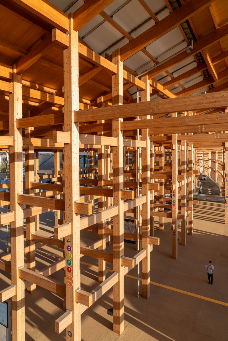 El Gran Anillo por Sou Fujimoto. Fotografía por William Mulvihill.