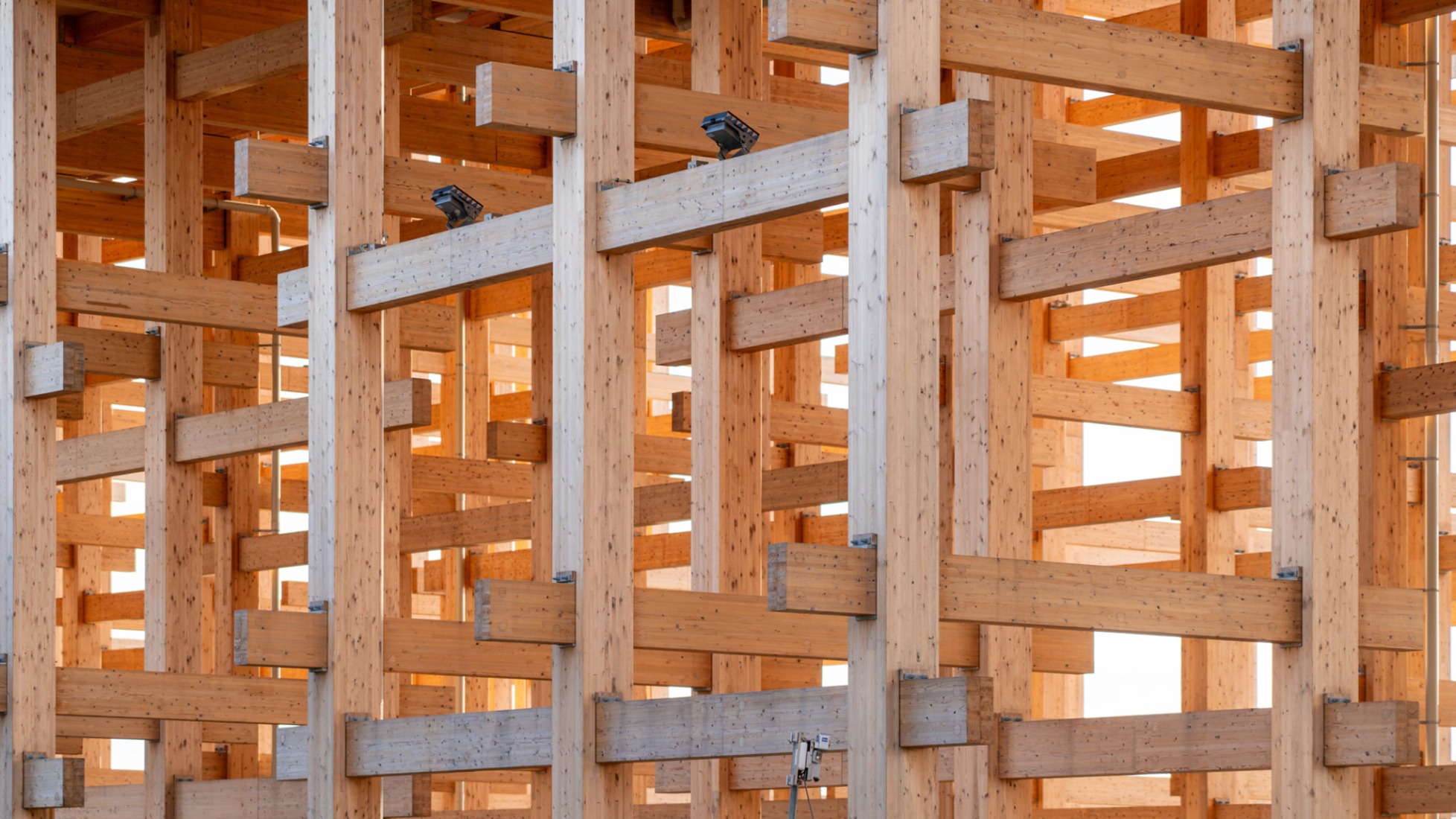 El Gran Anillo por Sou Fujimoto. Fotografía por William Mulvihill.
