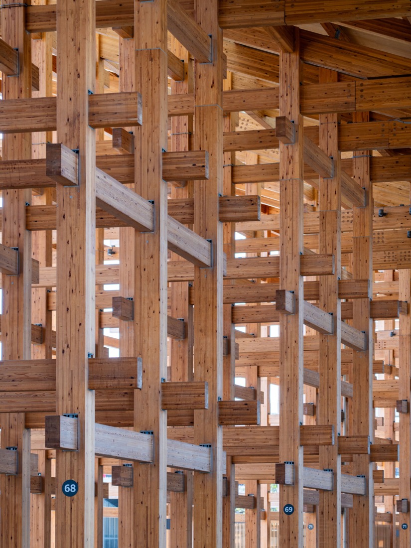 El Gran Anillo por Sou Fujimoto. Fotografía por William Mulvihill.
