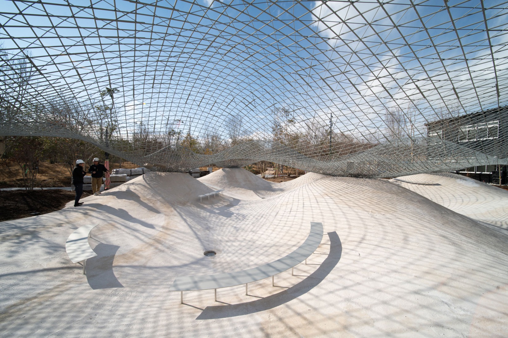 El Gran Anillo por Sou Fujimoto. Fotografía por William Mulvihill.